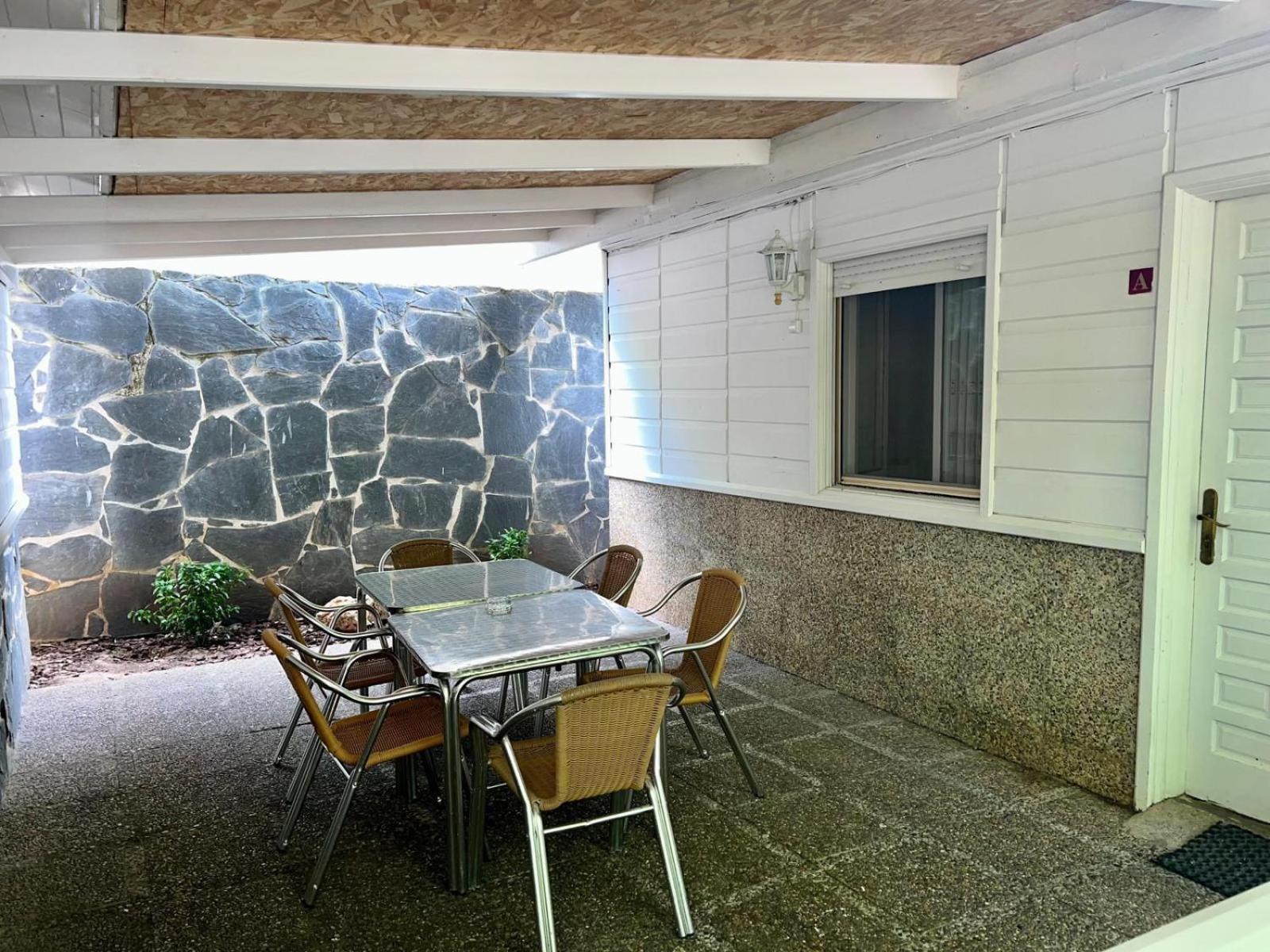 Bungalows & Albergue La Playa Логроньйо Екстер'єр фото