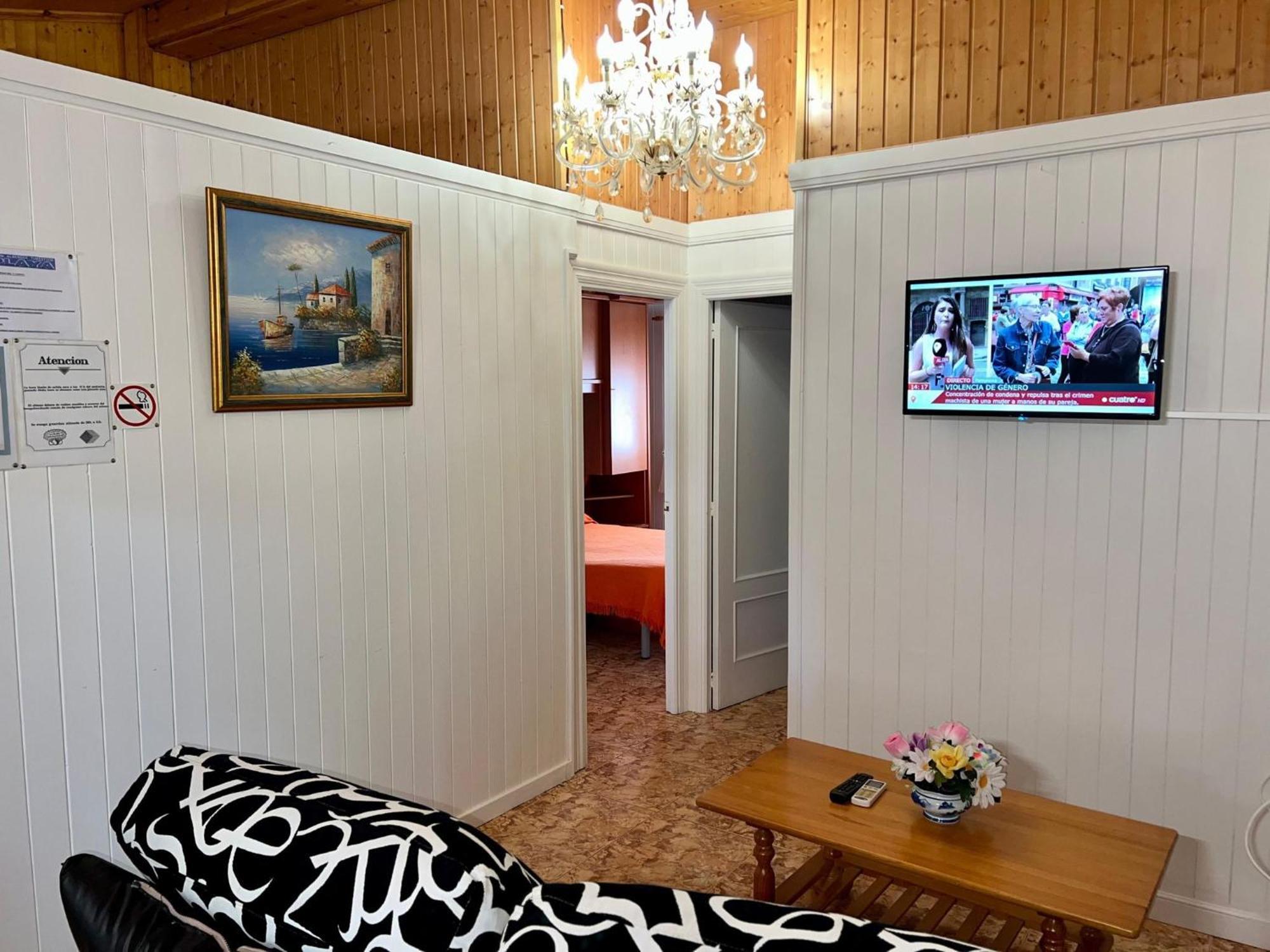 Bungalows & Albergue La Playa Логроньйо Екстер'єр фото