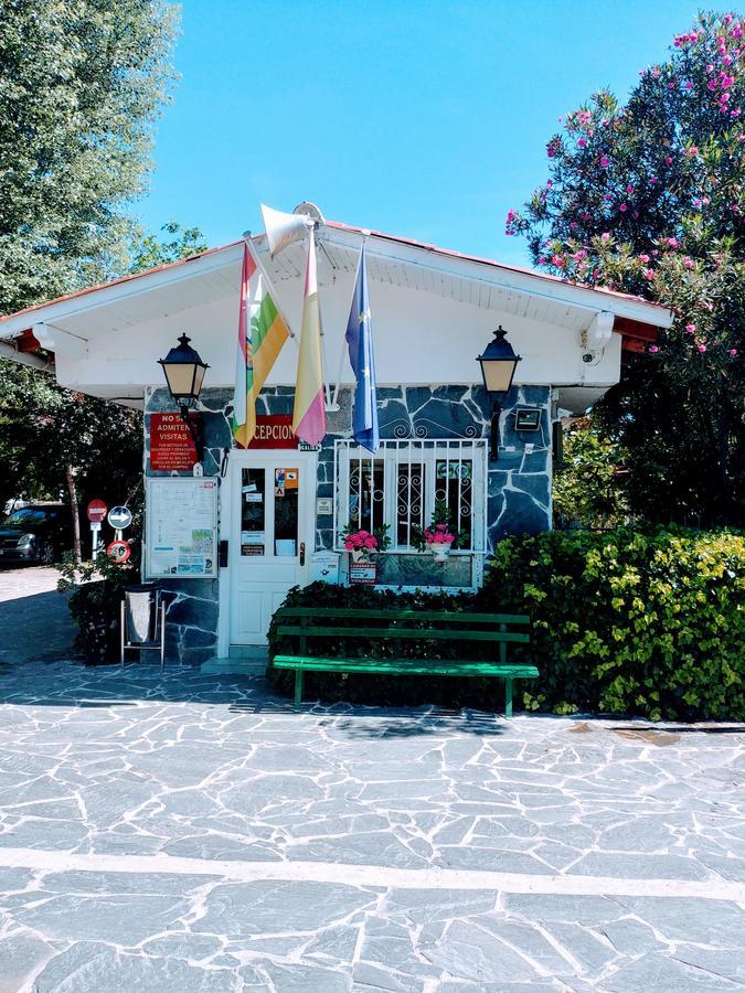 Bungalows & Albergue La Playa Логроньйо Екстер'єр фото